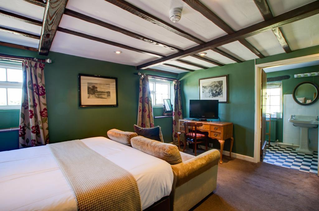 The Moonraker Hotel Bradford-On-Avon Buitenkant foto