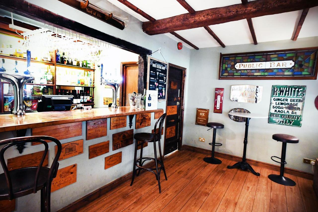 The Moonraker Hotel Bradford-On-Avon Buitenkant foto
