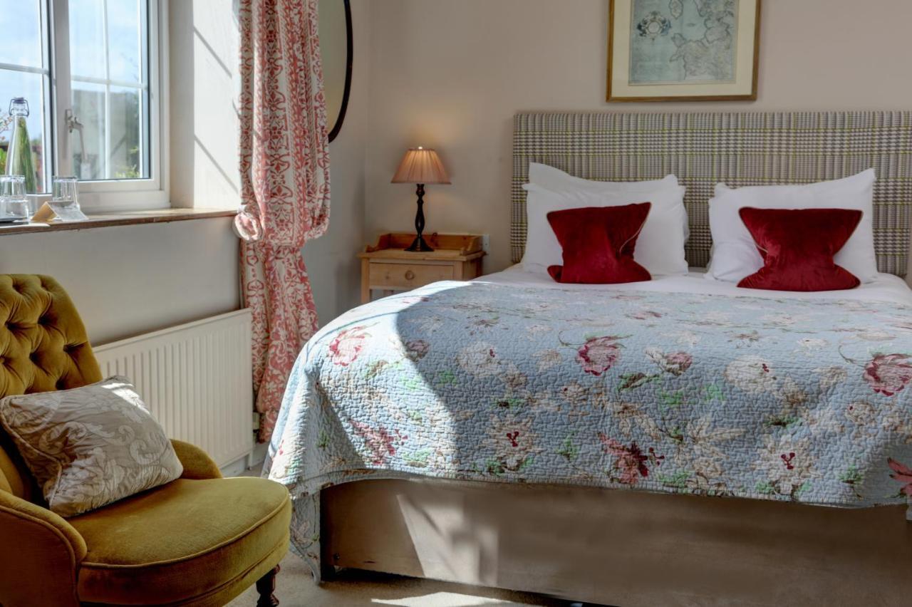 The Moonraker Hotel Bradford-On-Avon Buitenkant foto
